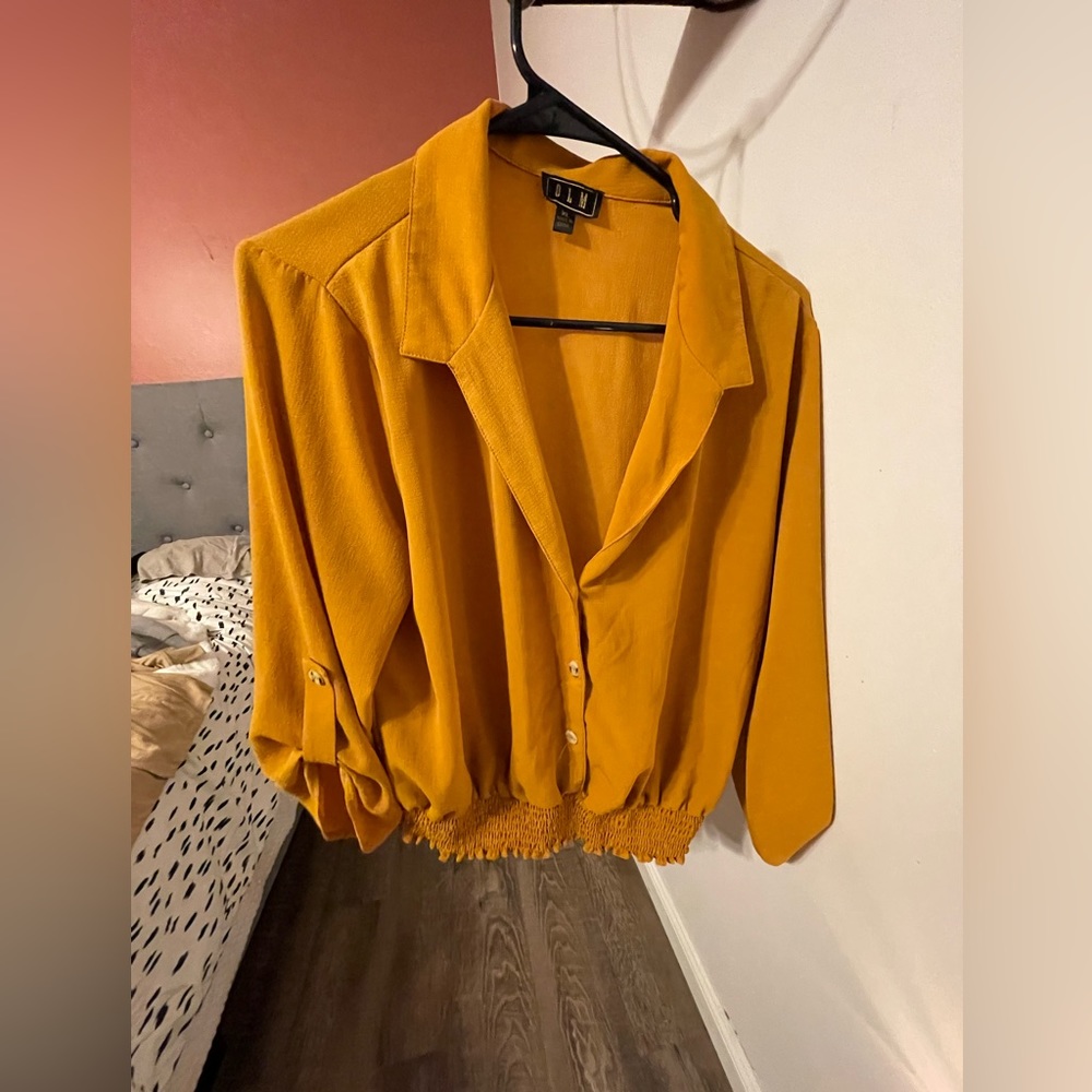 Women’s tops and bottoms